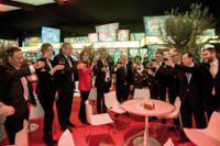 Personas en la Feria Internacional del Juego