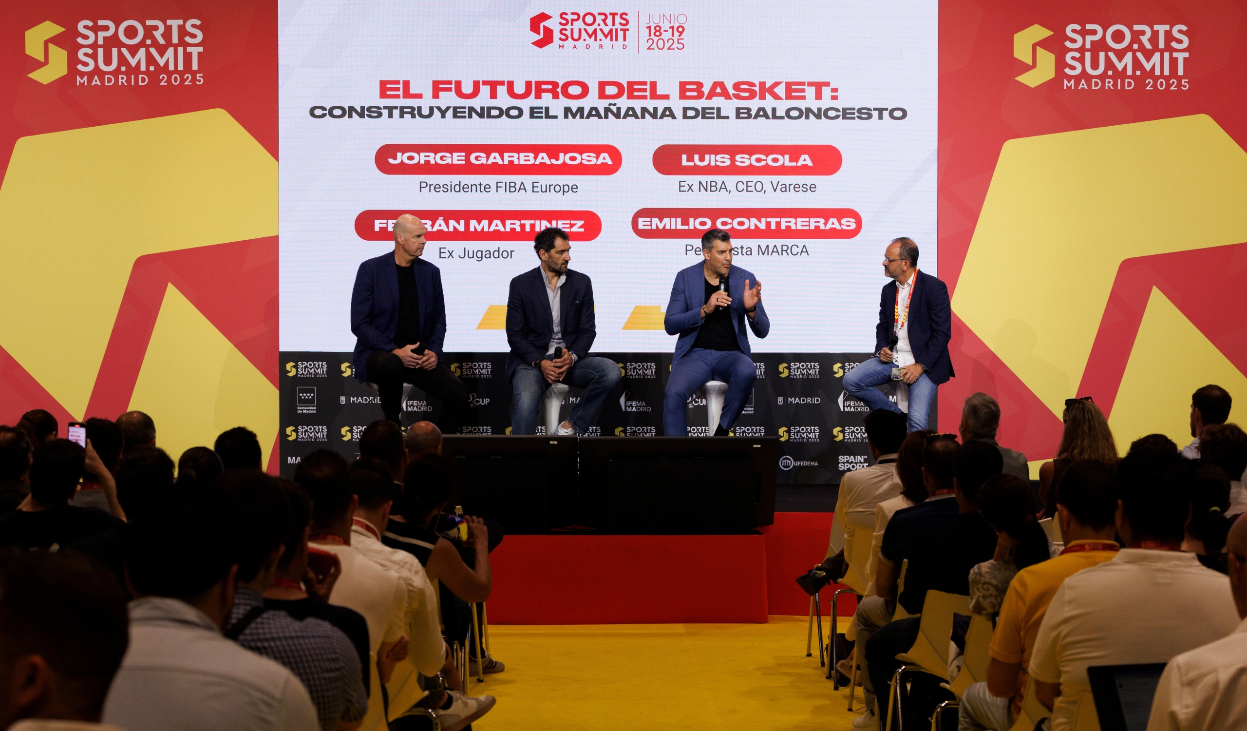 Ponentes en el escenario de Sports Summit Madrid