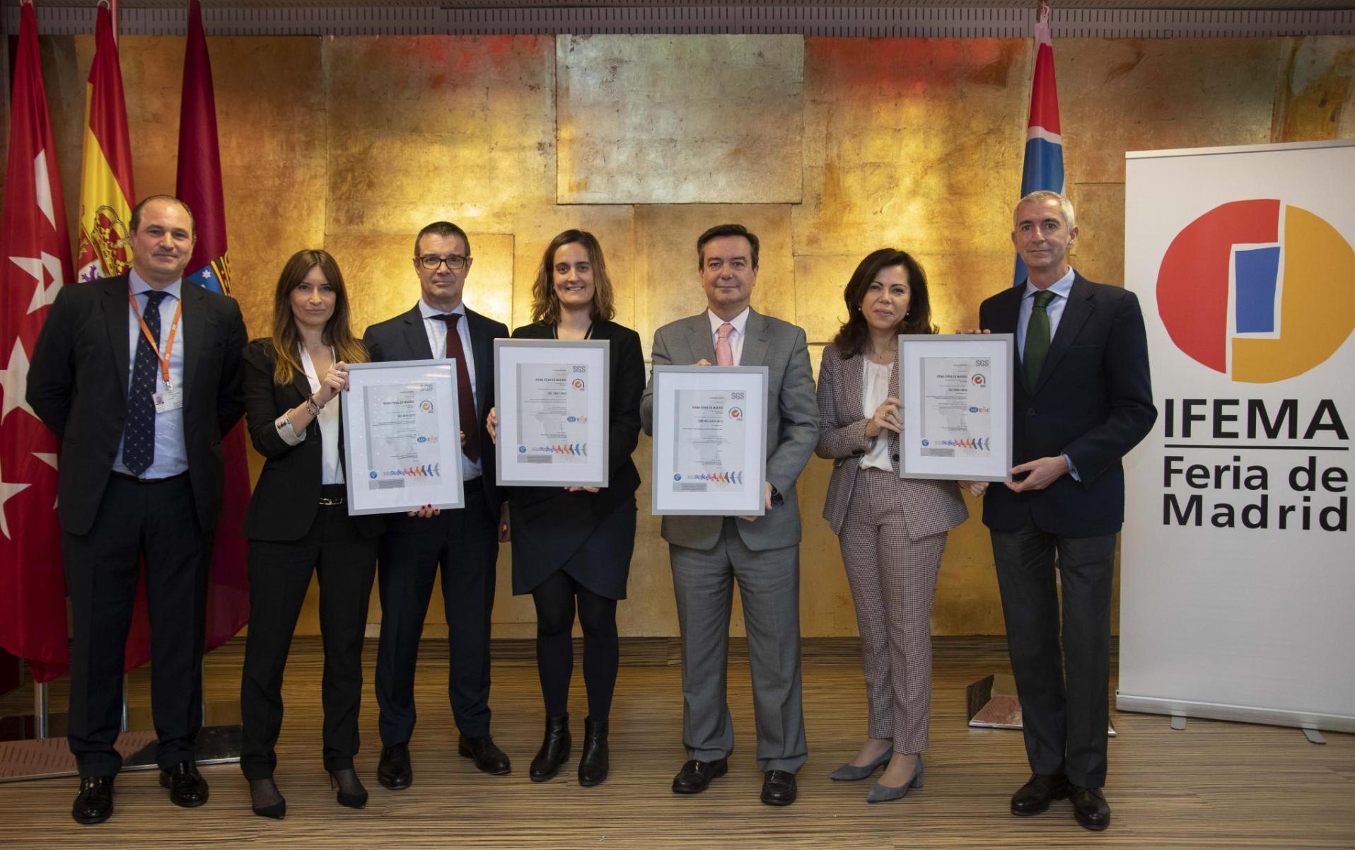 Eduardo López-Puertas, director general de IFEMA; María Sánchez, directora de Personas, Calidad y RSC; Santiago Quiroga, director de Calidad y RSC y Joana Gutiérrez, junto a Alejandro González, director General de SGS; Santiago Mazzuchelli, director de Cuentas Clave, y Loreto del Rio, directora de SGS CBE (Certification & Business Enhacement)
