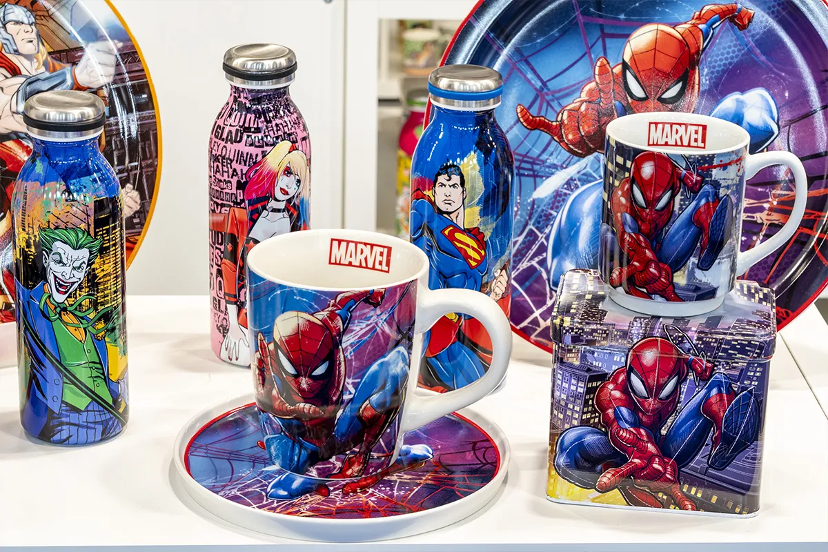 Muestra de objetos con diseños de comic en Intergift