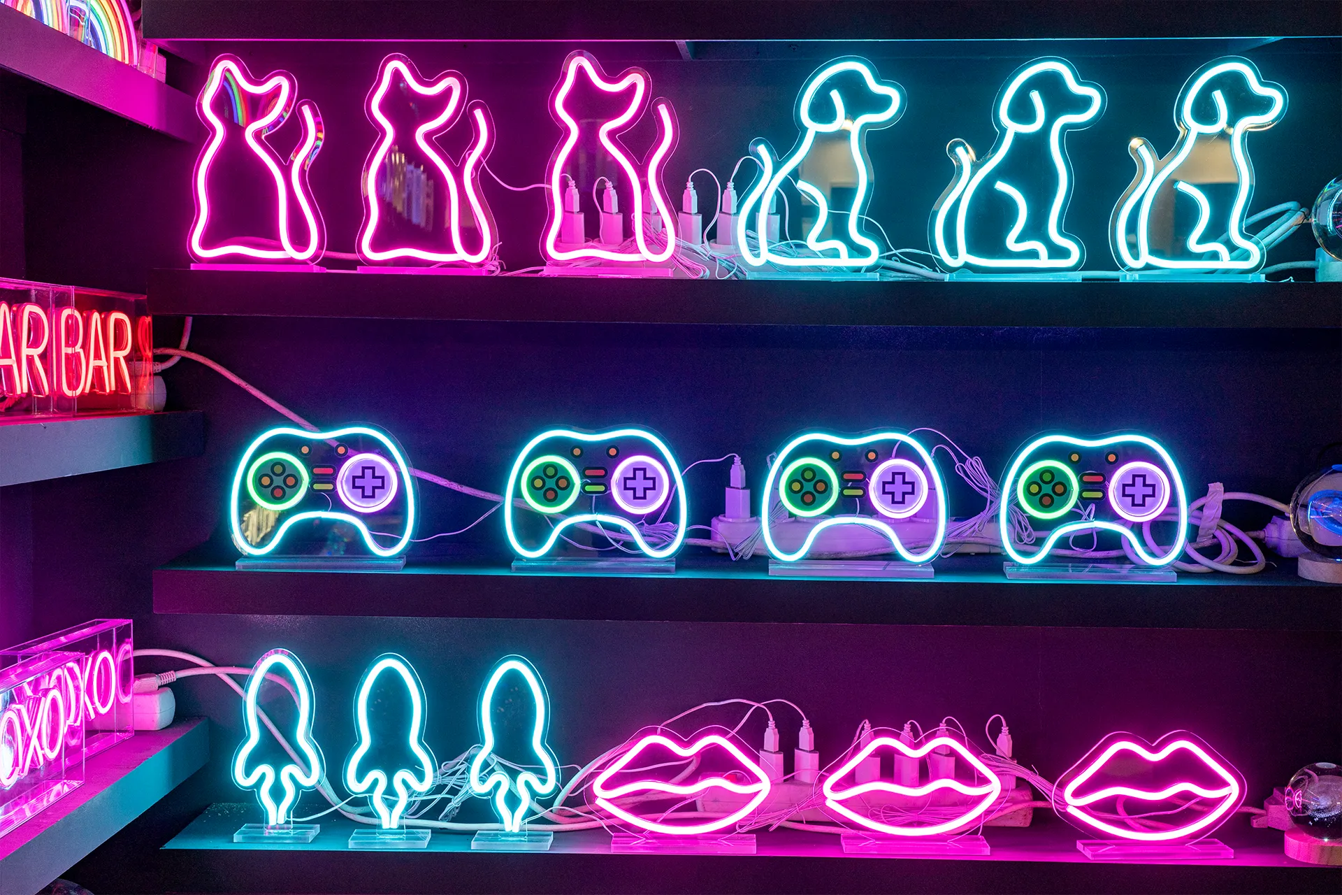neon decorative objects at Intergift