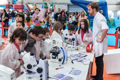 JUVENALIA-2018-Stand-Ciencia