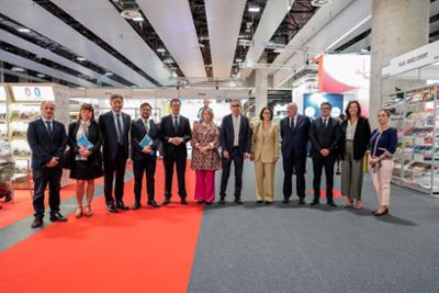 Imagen de los participantes en la inauguración de la 43ª edición de LIBER 2025