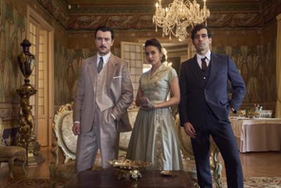 Posed of the protagonists of the series Dr. Garcia's patients Different covers of the supplement 'La Lectura'.