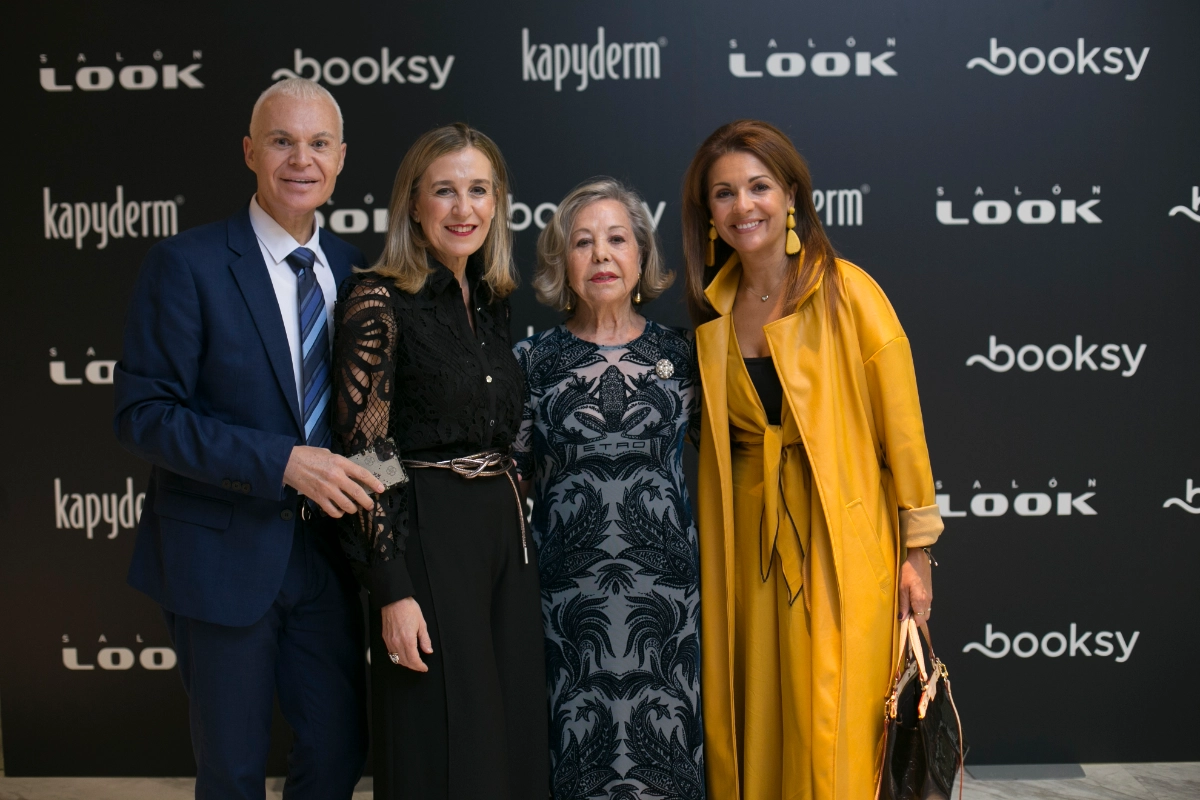 Asistentes a la noche de la belleza en LOOK posando