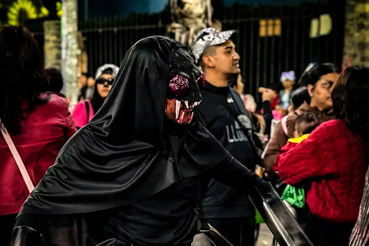 Persona disfrazada en Madhorror