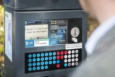 IMAGEN PARQUIMETRO EN MADRID