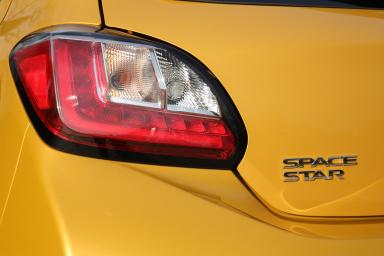 parte parcial trasera nuevo Mitsubishi Space Star