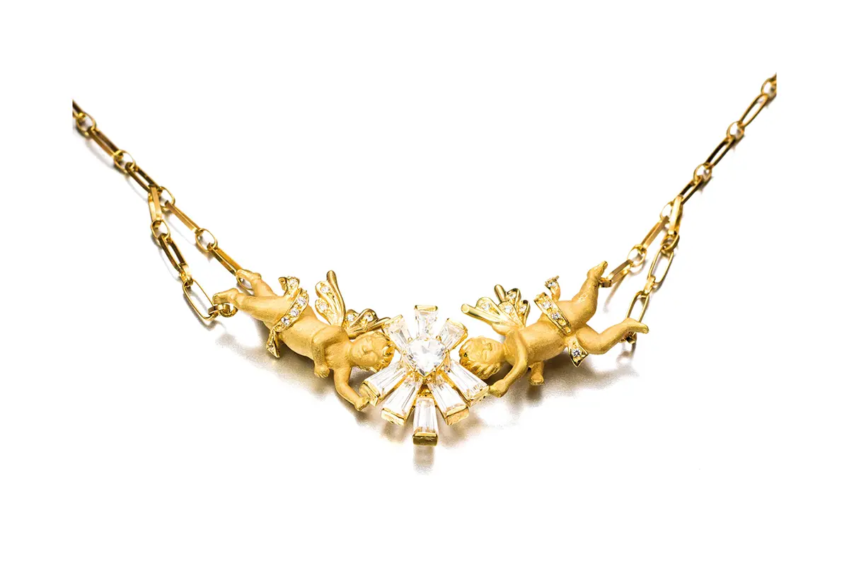Collar de oro con dos ángeles en Madridjoya