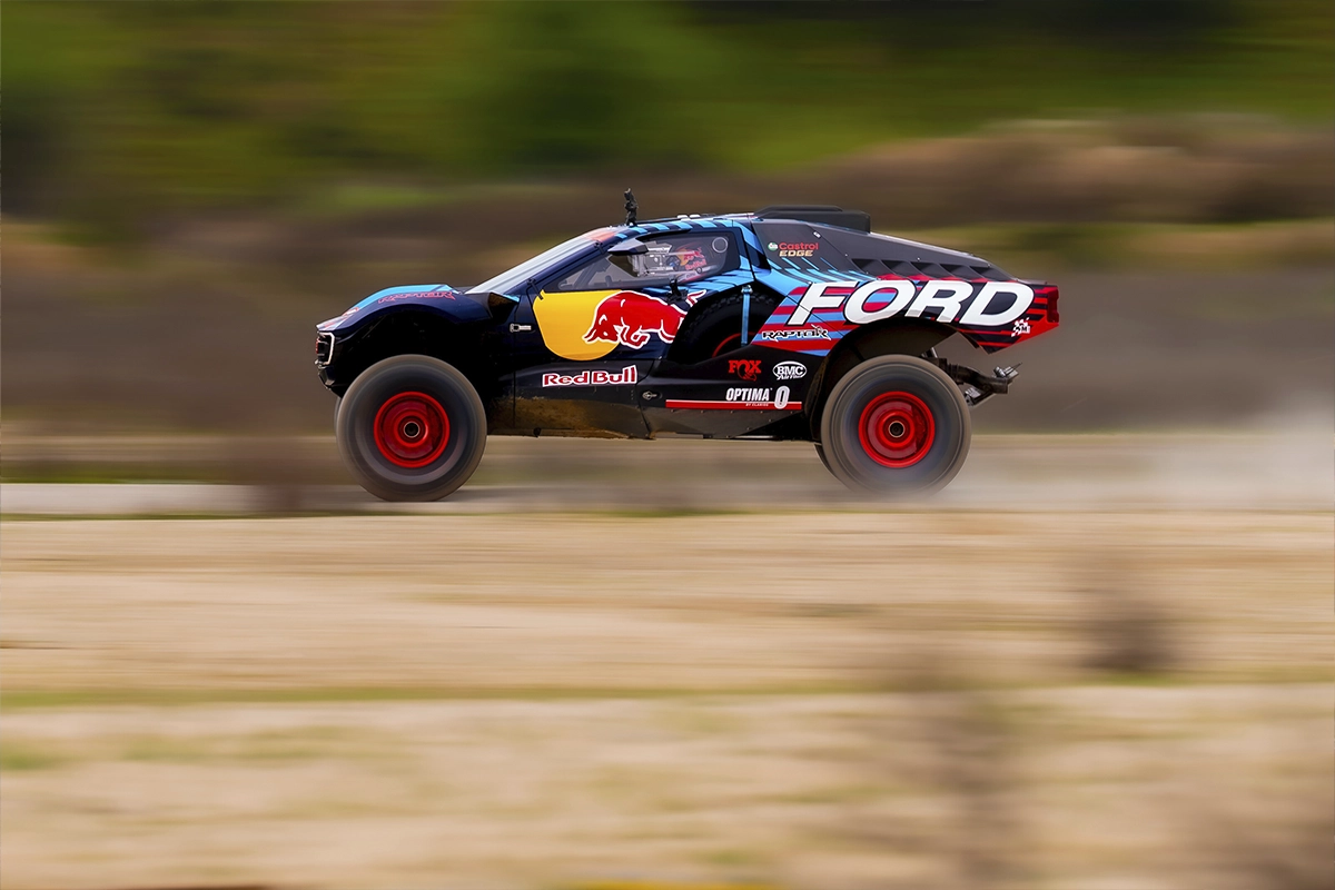 Coche de Formula 1 en el RED BULL Carlos Sainz Raptor de MADRING