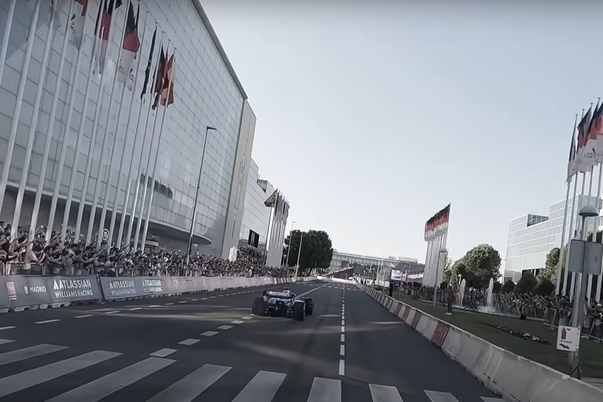 Carlos Sainz en coche de Formula 1 en MADRING