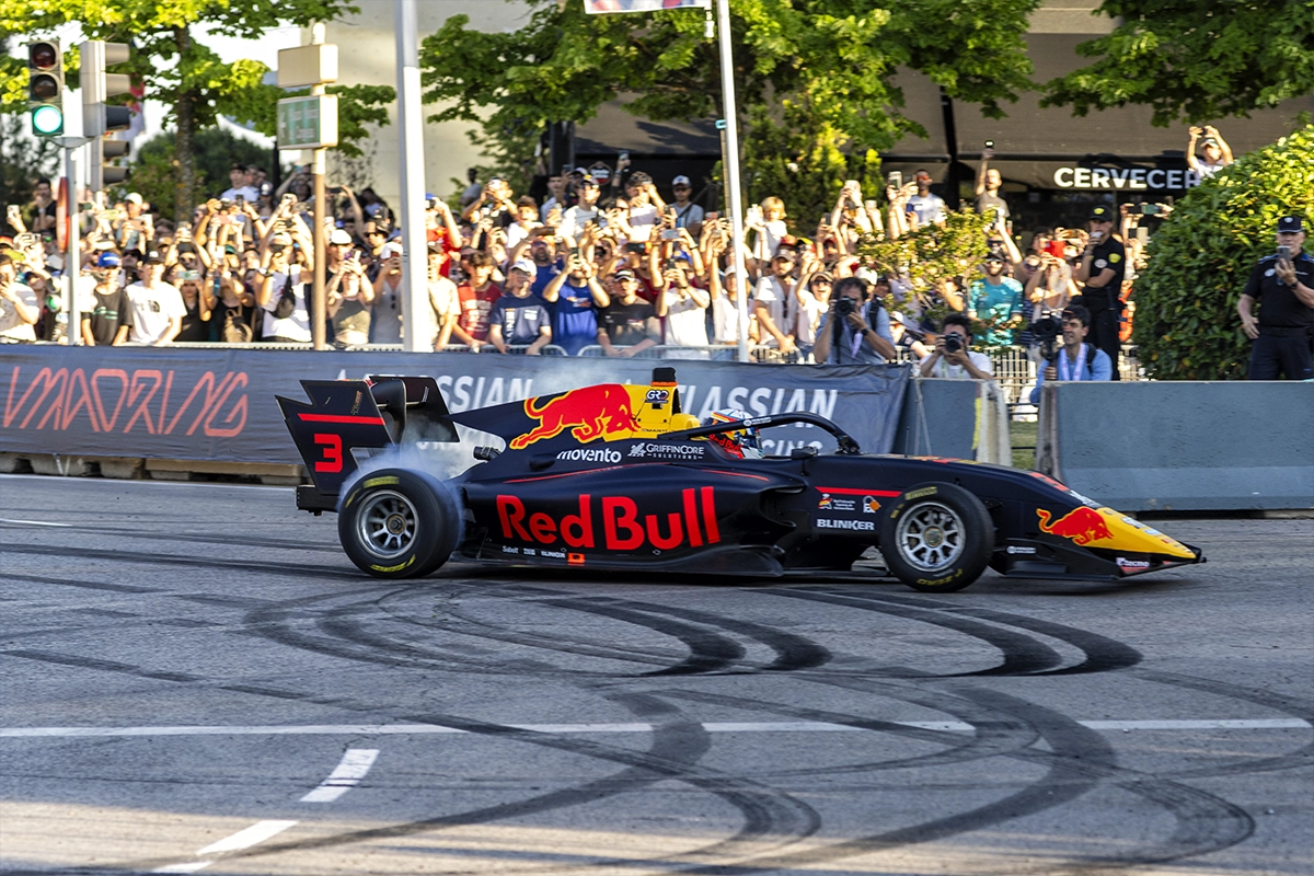 Coche en RoadShow en MADRING