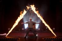 Mago Yunke en un triángulo de fuego