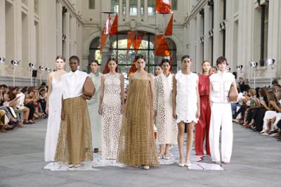 aspecto parcial desfile SIMORRA septiembre 2025