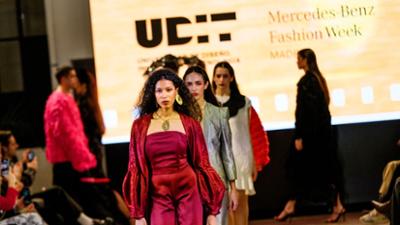 aspecto parcial desfile de UDIT