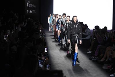 carousel of models on the catwalk of designer Paloma Suárez