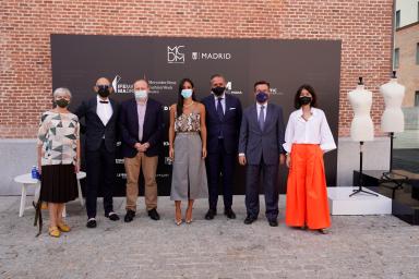 De derecha a izquierda, Nuria de Miguel, directora de MBFWMadrid; Eduardo López-Puertas, director general de IFEMA MADRID; Ángel Asensio, presidente de Moda España y presidente de la Junta Rectora de IFEMA MADRID; Begoña Villacís, vicealcaldesa de Madrid; Miguel Ángel Redondo, delegado del Área de Gobierno de Economía Innovación y Empleo; Modesto Lomba, presidente de ACME y Pepa Bueno, directora ejecutiva de ACME.