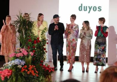 duyos junto sus modelos