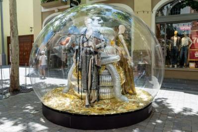Escaparate Burbuja CSDMM en Las Rozas Village
