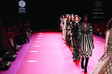 image catwalk parade Teresa Helbig