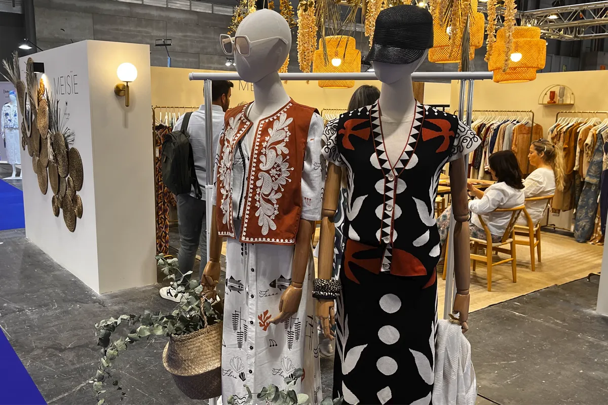 mannequins at Momad stand