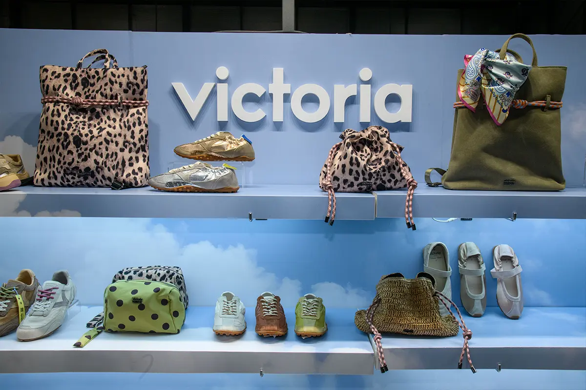 Stand de ropa y complementos