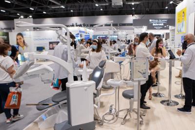 people viewing dentists' material