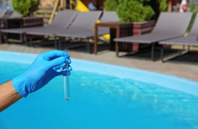¿Cloro o sal? Mitos y realidades en el tratamiento del agua de piscinas