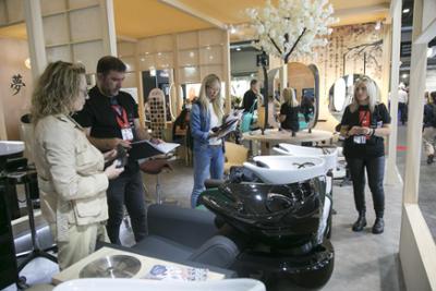 aspecto parcial stand en feria