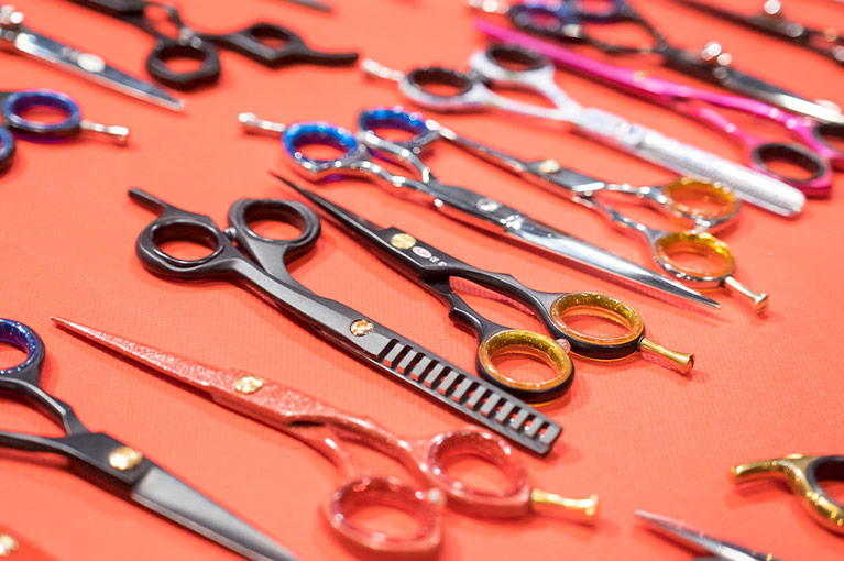 Hairdressing scissors
