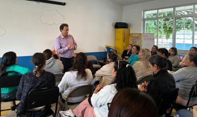 Intervención de Paulo Cosín, en un taller de lectura