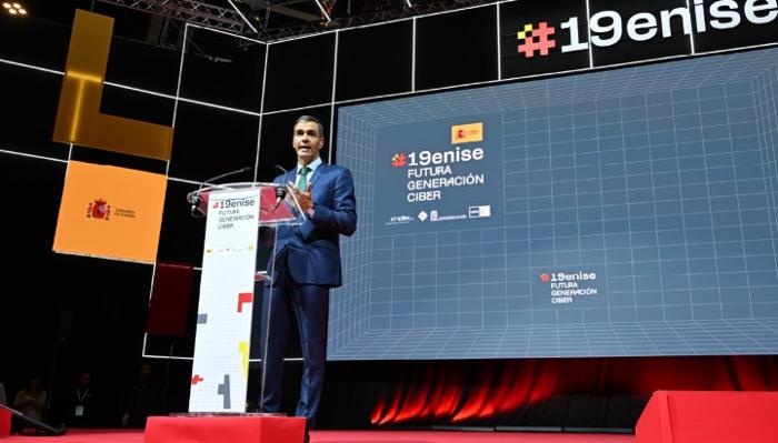 Pedro Sánchez en la clausura del encuentro organizado por INCIBE en León.