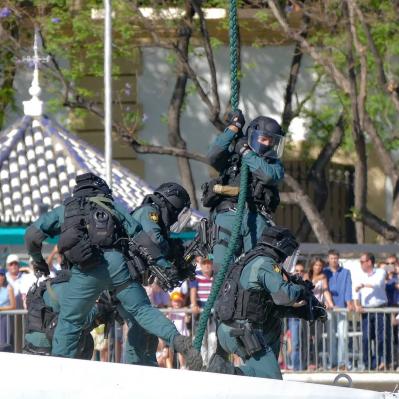 Equipo de seguridad en una demostración