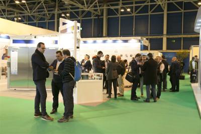 Logo smartdoors and gate.