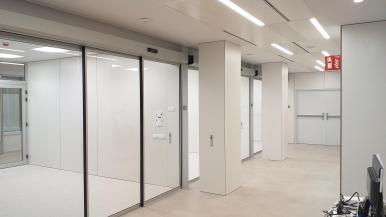 Puerta automática en un hospital