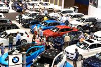 conjunto de coches expuestos